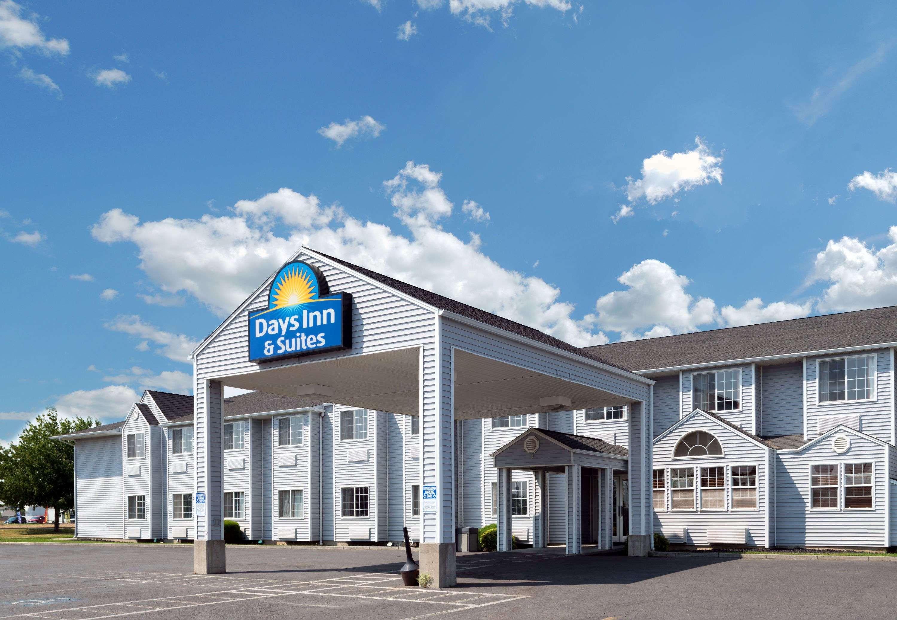 Days Inn & Suites By Wyndham Spokane Airport Airway Heights Esterno foto