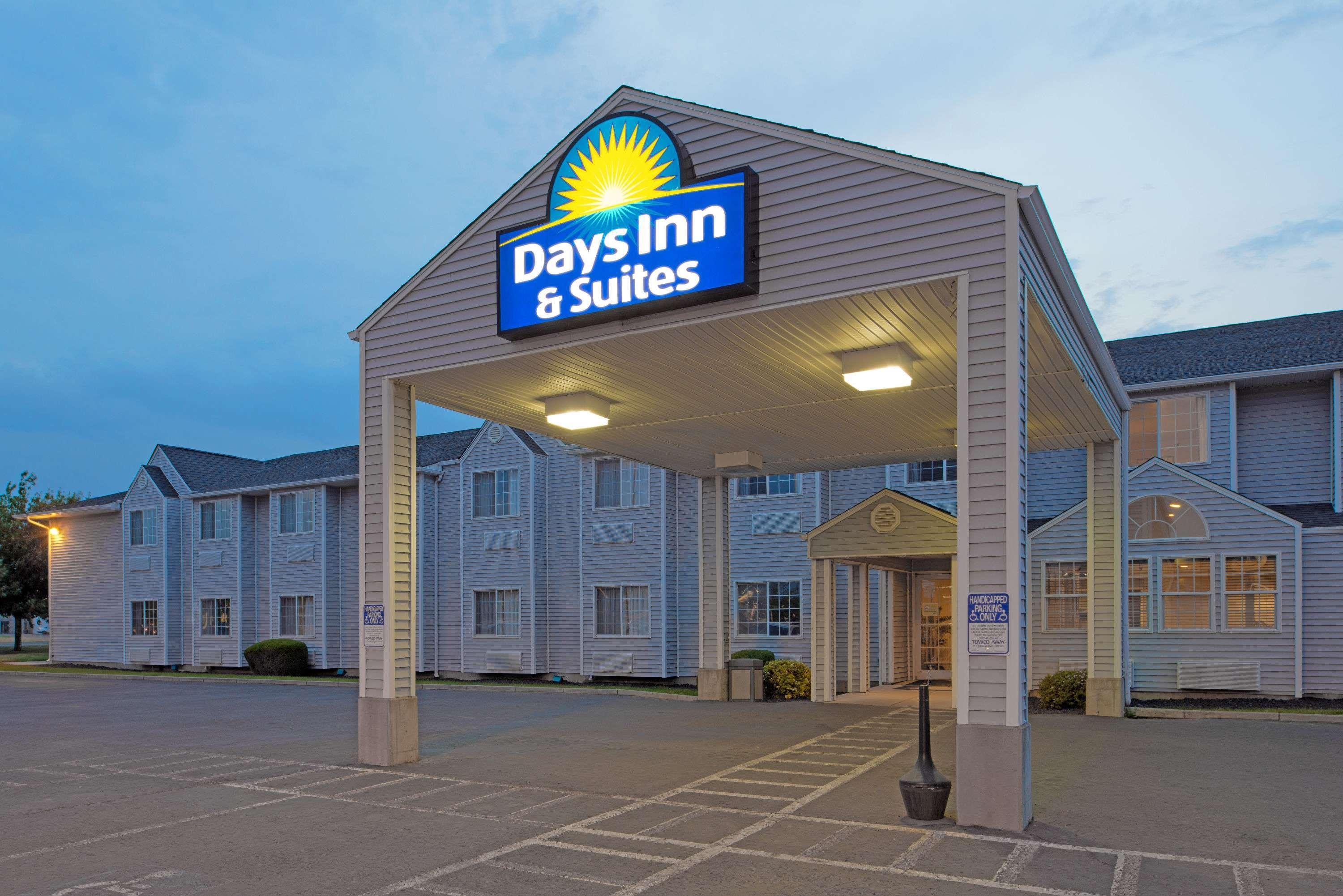 Days Inn & Suites By Wyndham Spokane Airport Airway Heights Esterno foto