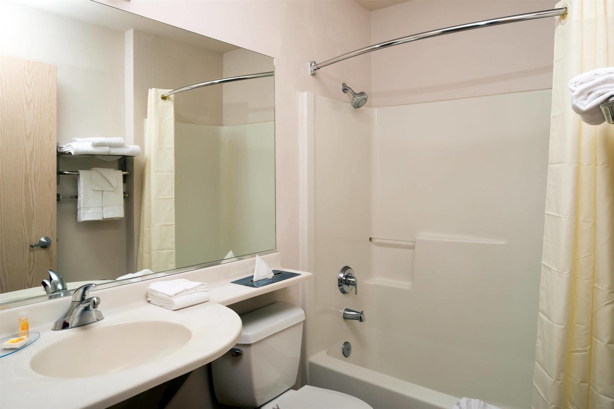 Days Inn & Suites By Wyndham Spokane Airport Airway Heights Esterno foto